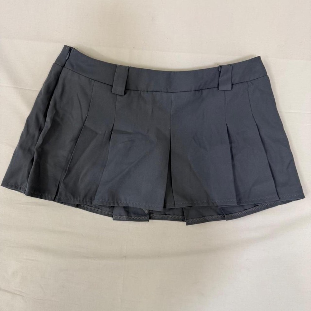 Gray pleated mini skort with built-in shorts in‎ size Medium